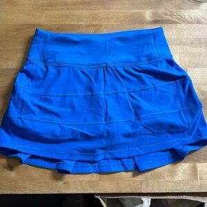 Lululemon pace rival skit,   Built in storage